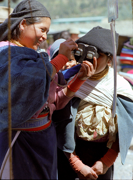 Vente de View-Master, marché de Otavalo, Equateur, 1979