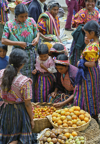 Vendeuses de fruits, Momostenango, Guatemala