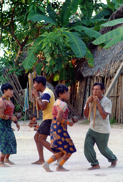 Dance Kuna, les San Blas, Panama, 1972