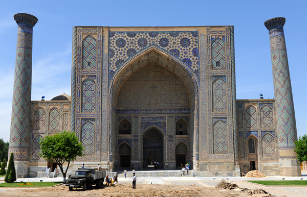 Madrasa Ulugh Beg, place du Registan, Samarkand, Ouzbkistan