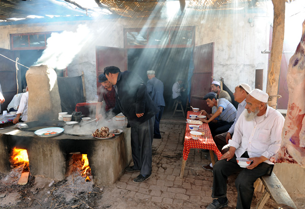 Petit restaurant oughour, Kashgar, Xinjiang, Chine