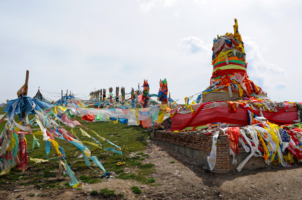 Drapeaux de prières tibétains, col du Jing Yang Ling, Qinghai, Chine