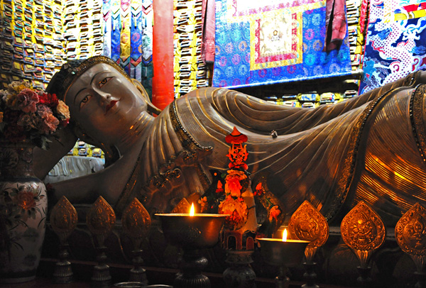 Bouddha couch, Golden Stupa, monastre de Labrang, Gansu, Chine