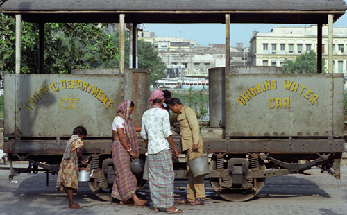 Distribution d'eau potable, Calcutta, Inde