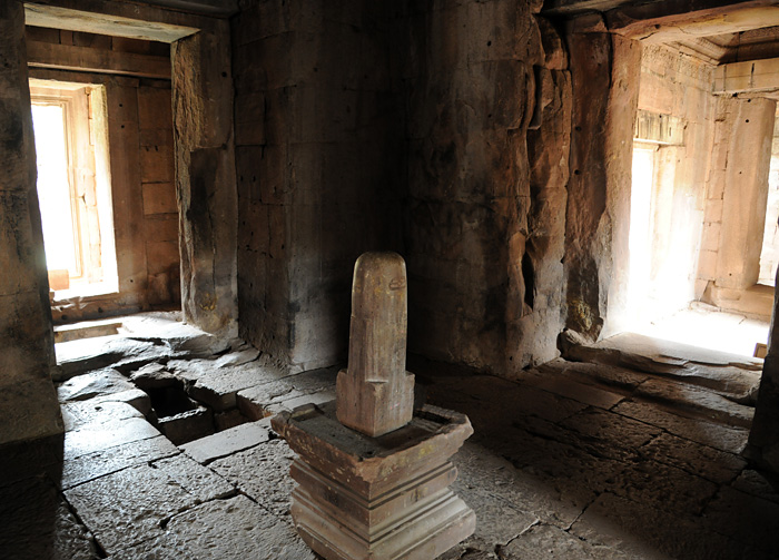 Le phallus de Shiva (ou shiva lingam), ancien temple Khmer de Phanom Rung, Thalande