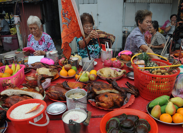 Ferveur au temple de Chew Jetty, George Town, le Penang, Malaisie