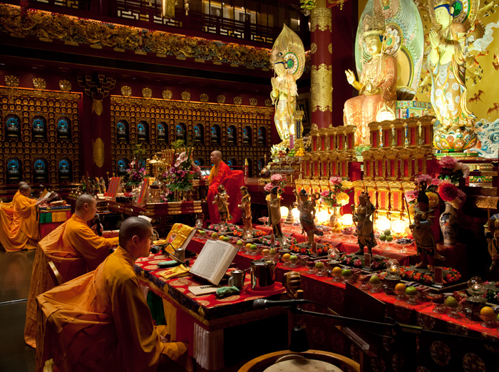 Ordination de moines au temple bouddhiste du Buddha Tooth Relic, Singapour