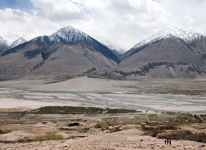 La rivire Piandj et le Corridor de Wakhan, vue depuis le Tadjikistan