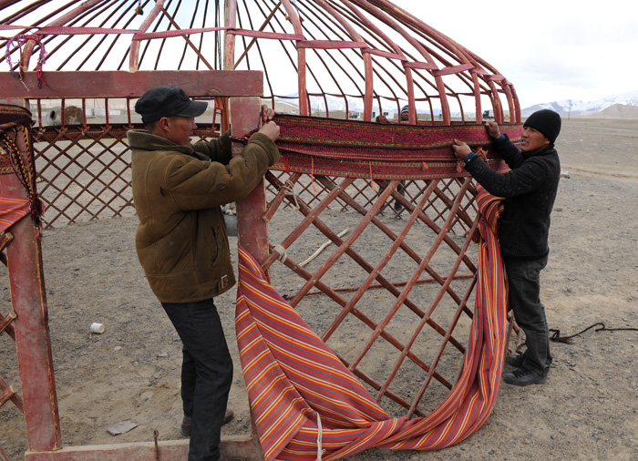 Montage d'une Yourte, Alichur, Tadjikistan