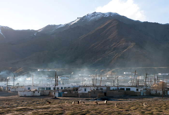 Fumes des cuisines  la tombe du jour, Murghab, Tadjikistan