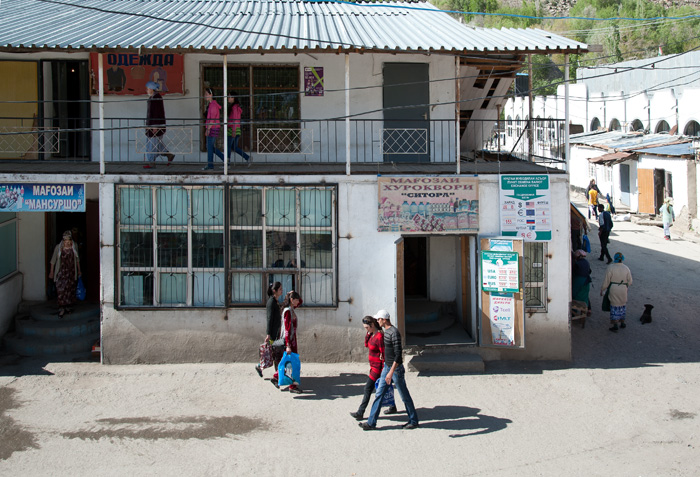 Coin de rue, Khorog, rgion du Gorno-Badakhshan, Tadjikistan