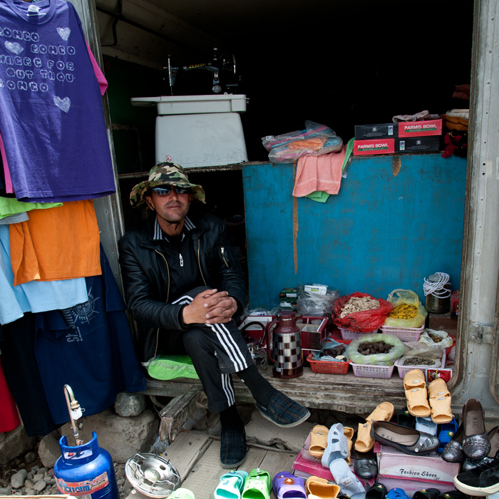 Petit magasin install dans un vieux container, Murghab, Tadjikistan
