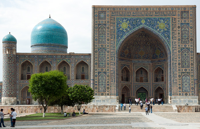 La madrassa Tilla Kari, place du Registan, Samarkand, Ouzbékistan