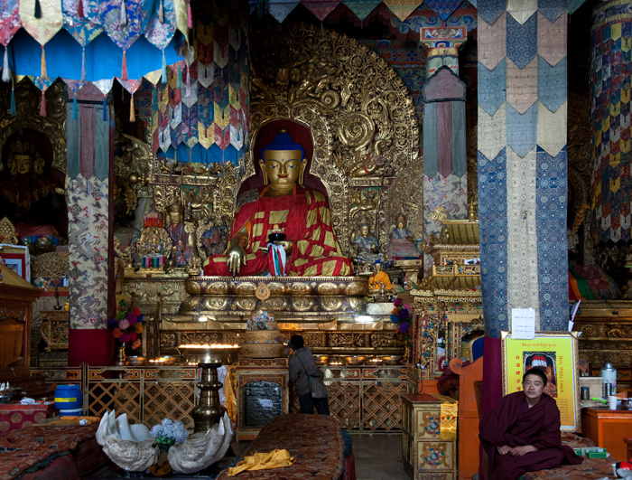 Grand Bouddha, monastère de Sakya, Tibet, Chine