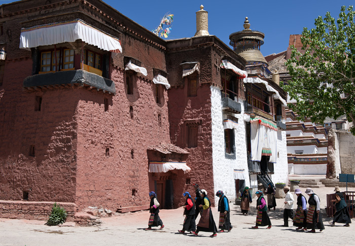 Pèlerins, monastère Pelkor Choide, Gyantse, Tibet, Chine