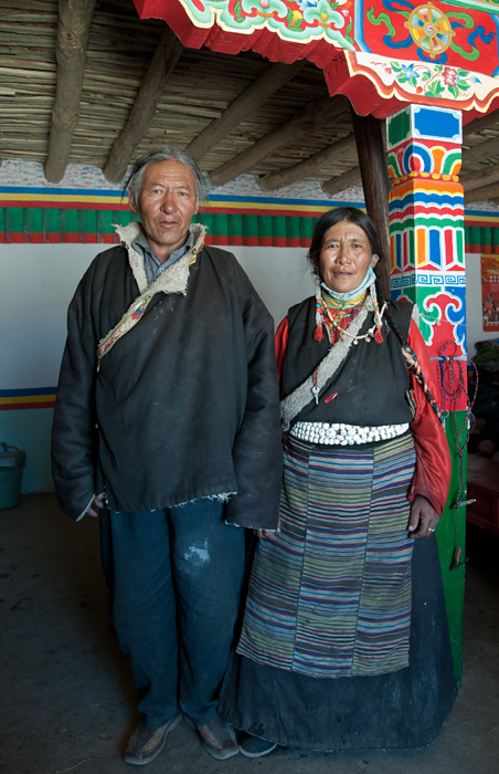 Couple tibtain, Xiongbacun, Tibet, Chine