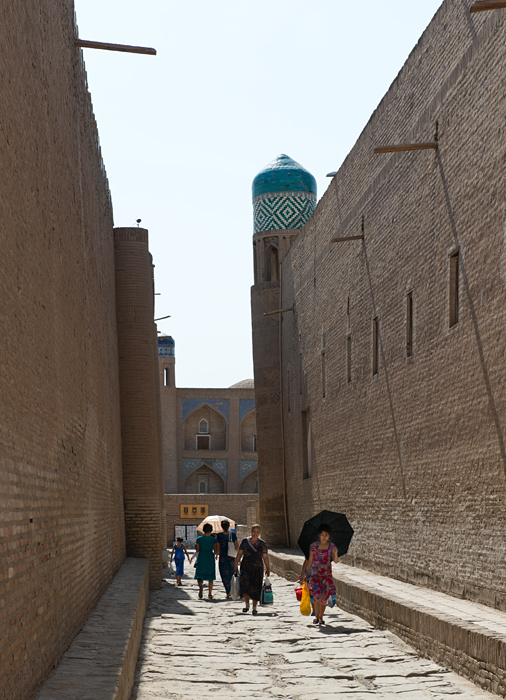 Ruelle entre Tosh Hovli et Kutlug Murad-inak, Khiva, Ouzbkistan