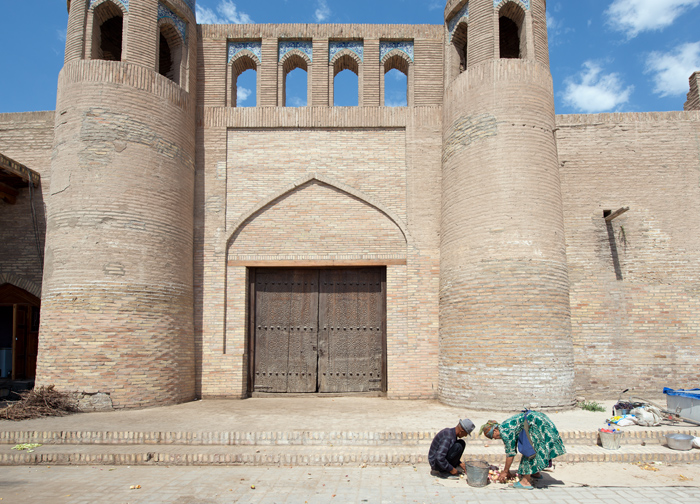 Portes du caravansérail, Khiva, Ouzbékistan