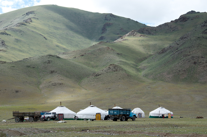 Campements de bergers nomades, montagnes du nord-ouest de la Mongolie