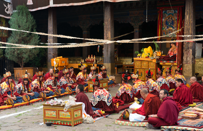 Moines du temple du Jokhang, Lhassa, Tibet, Chine