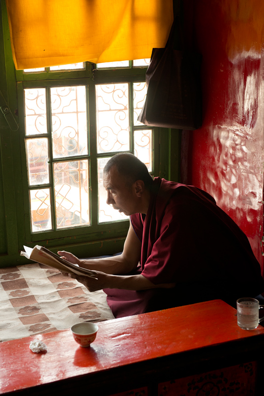 Moine tudiant, monastre de Drepung, prs de Lhassa, Tibet, Chine