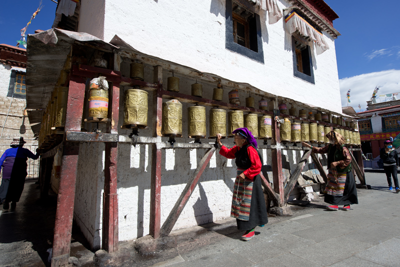 Chemin de pèlerinage, temple du Jokhang, Lhassa, Tibet, Chine