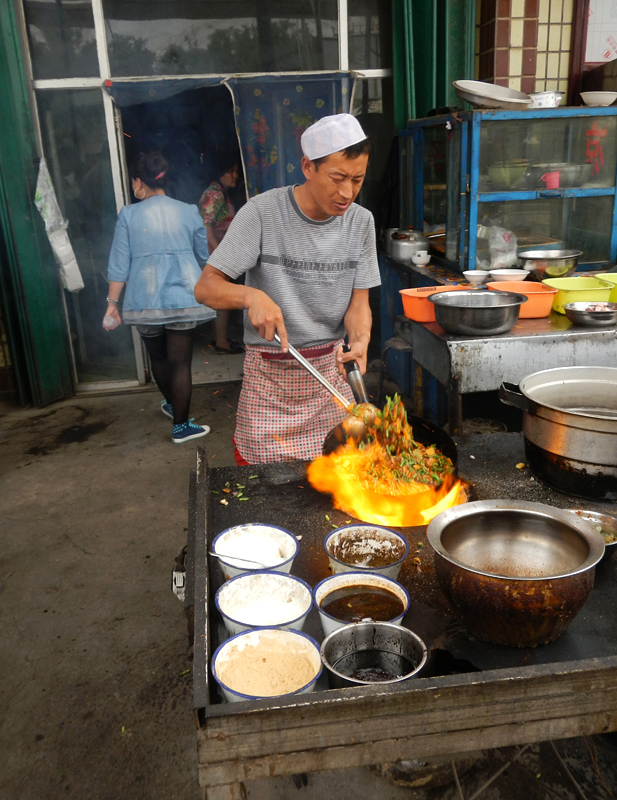 Petit restaurant sur la rue, Turfan, Xinjiang, Chine