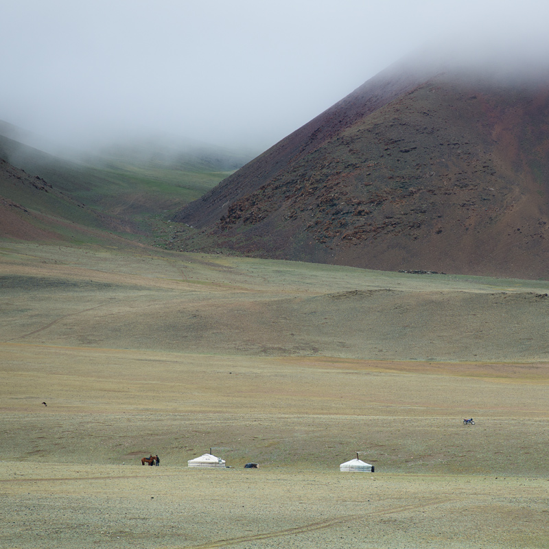 Campement de nomades, Monts Alta, Mongolie