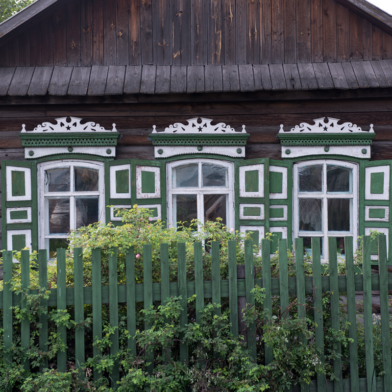 Faade de maison de Sibrie. Russie