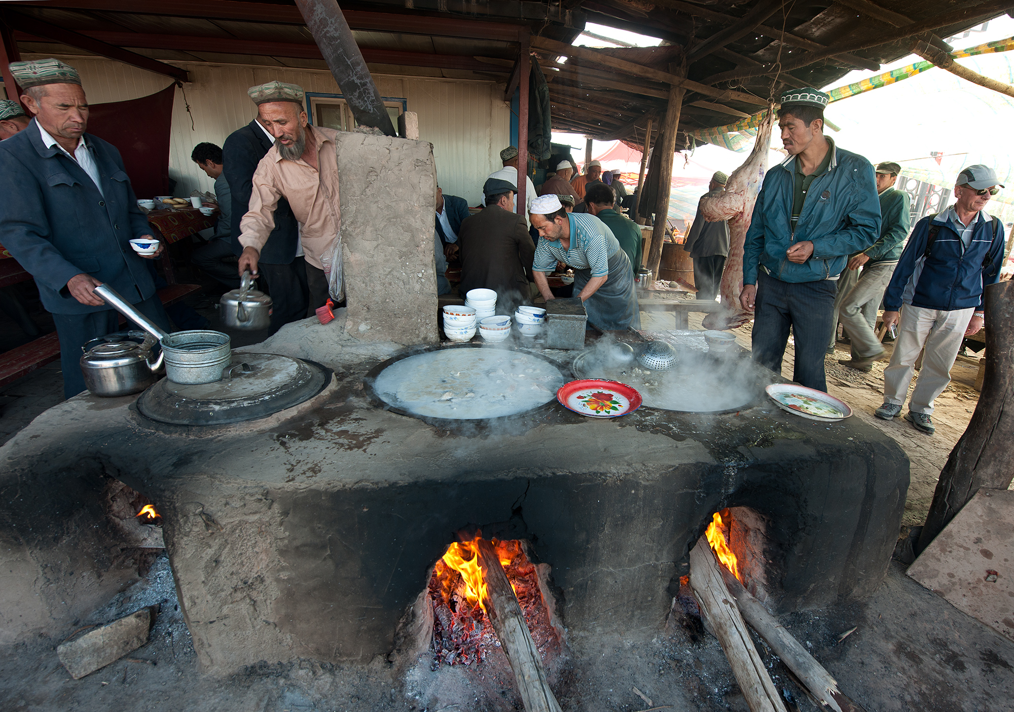Petit restaurant au marché des animaux, Kashgar