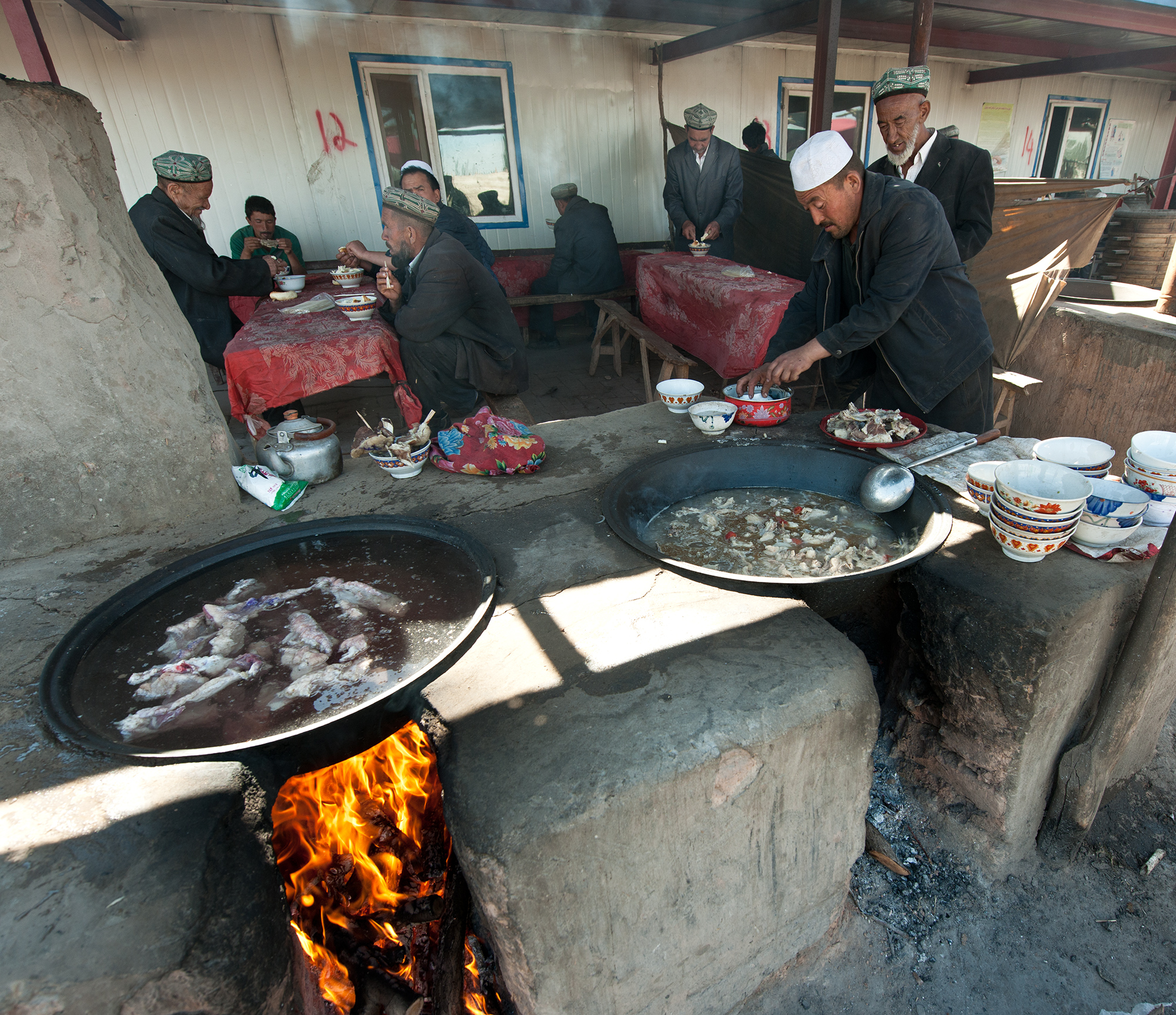 Petit restaurant au marché des animaux, Kashgar