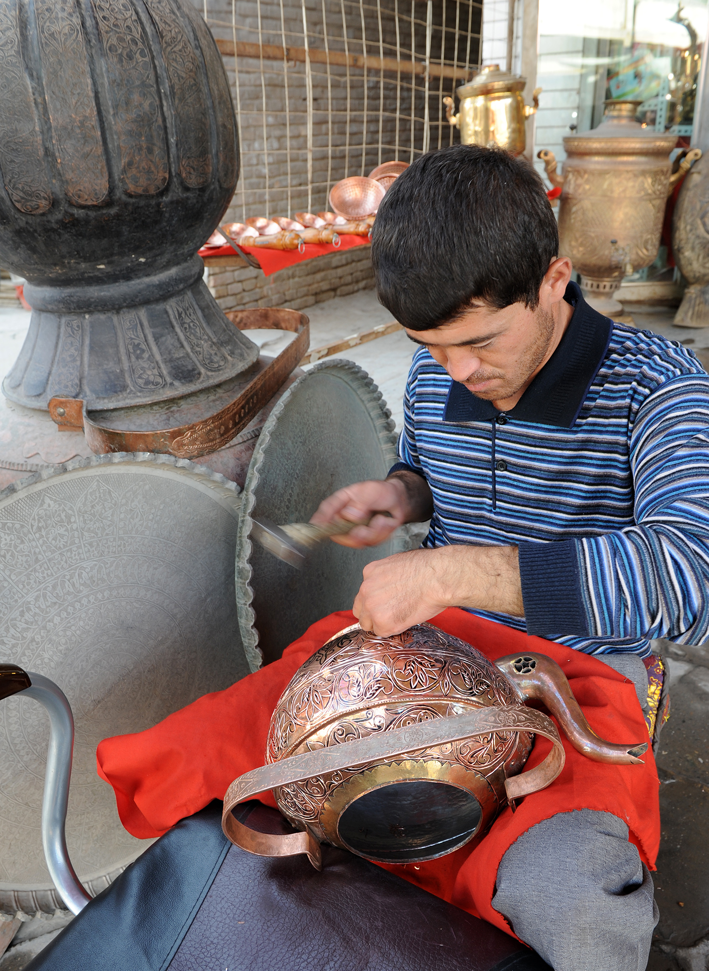 Artisan chaudronnier, Kashgar