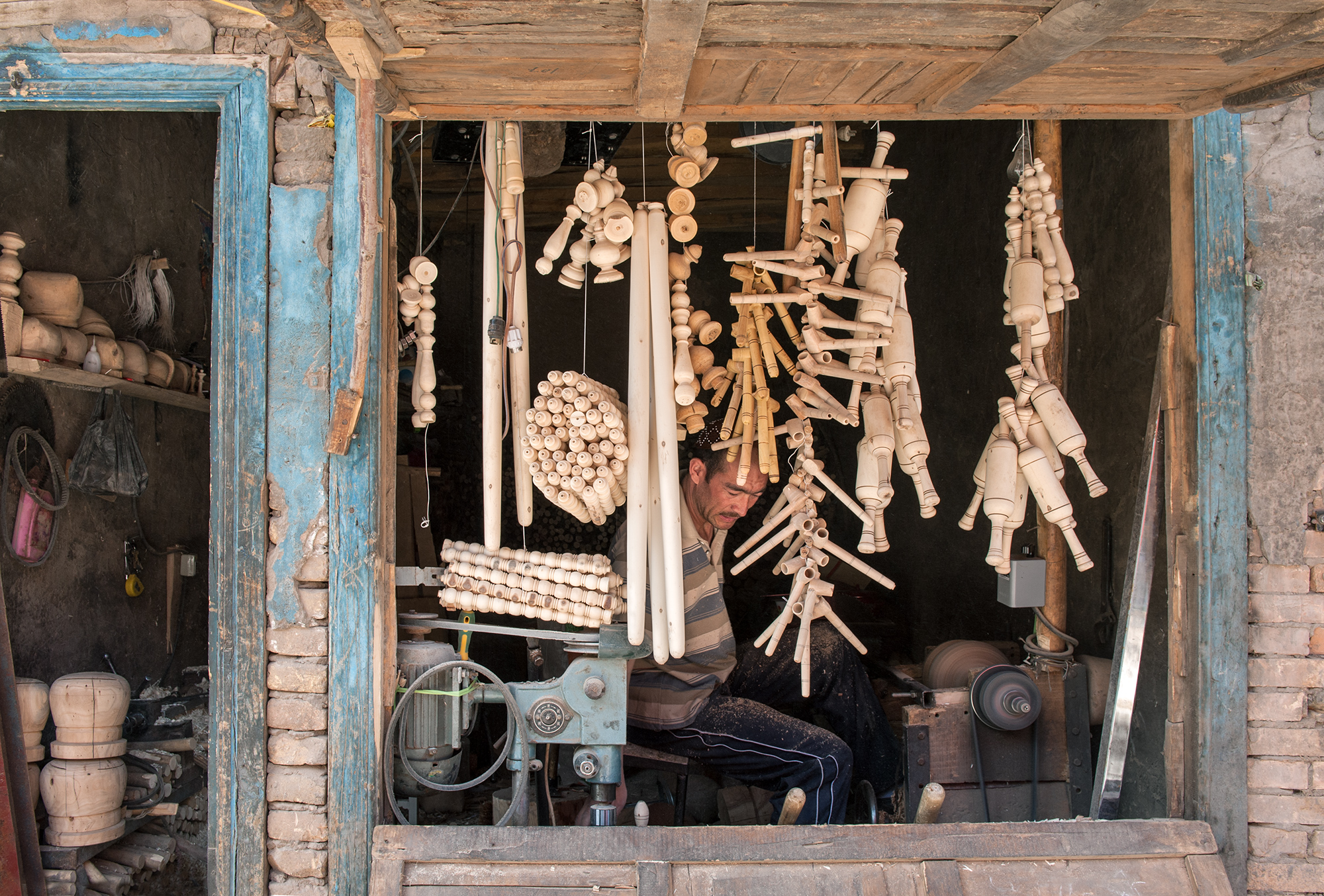 Artisan tourneur sur bois, Kashgar