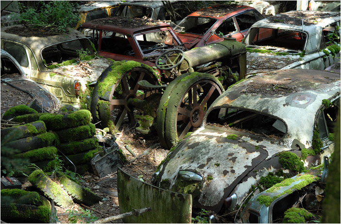 Le cimetire des voitures de Kaufdorf, Suisse