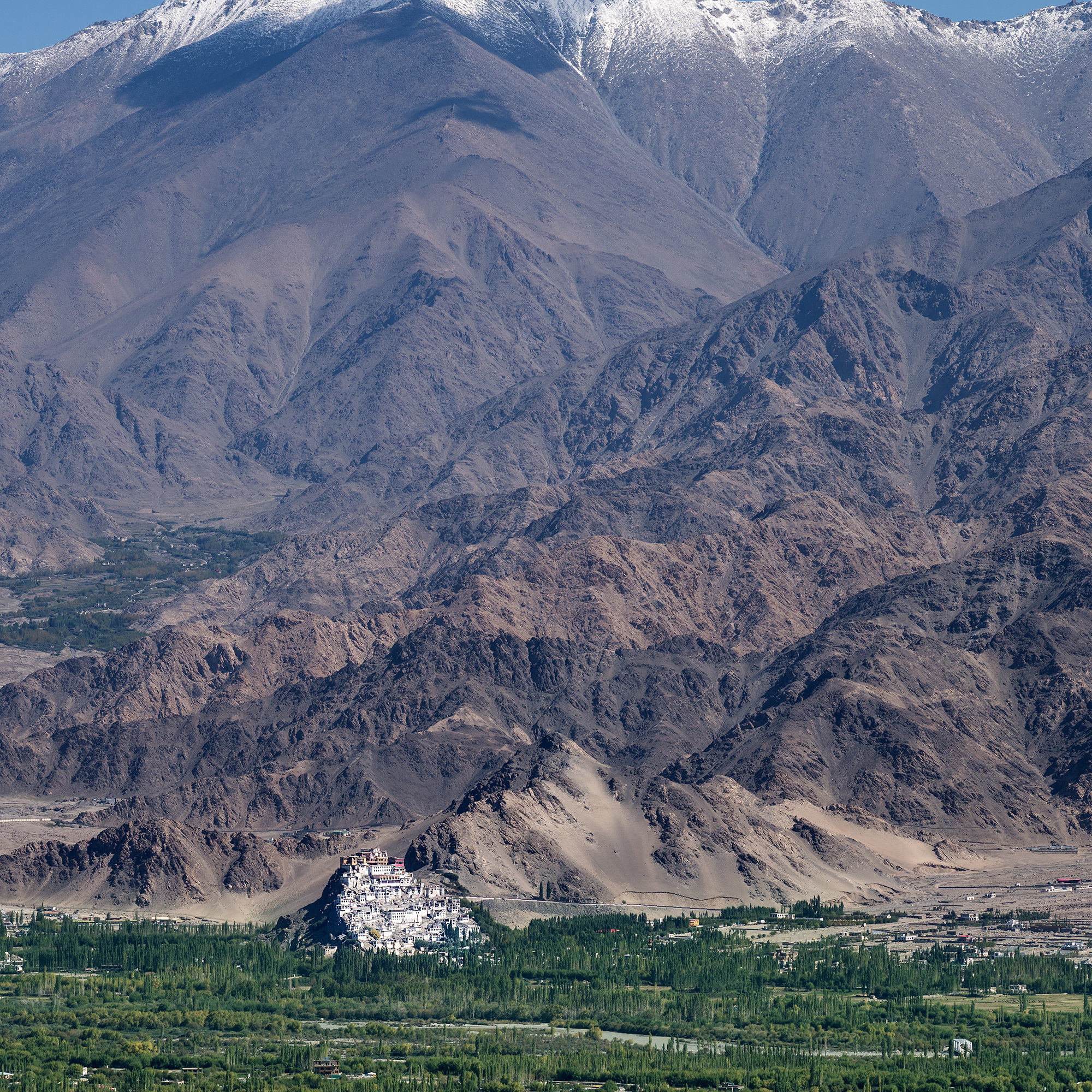 Le grand monastère Thiksey et la vallée de l'Indus