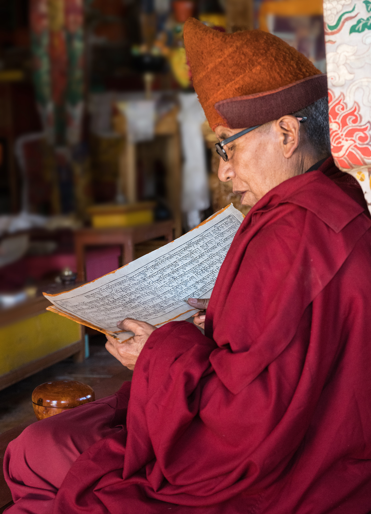 Prière au monastère Stongdey, vallée du Zanskar