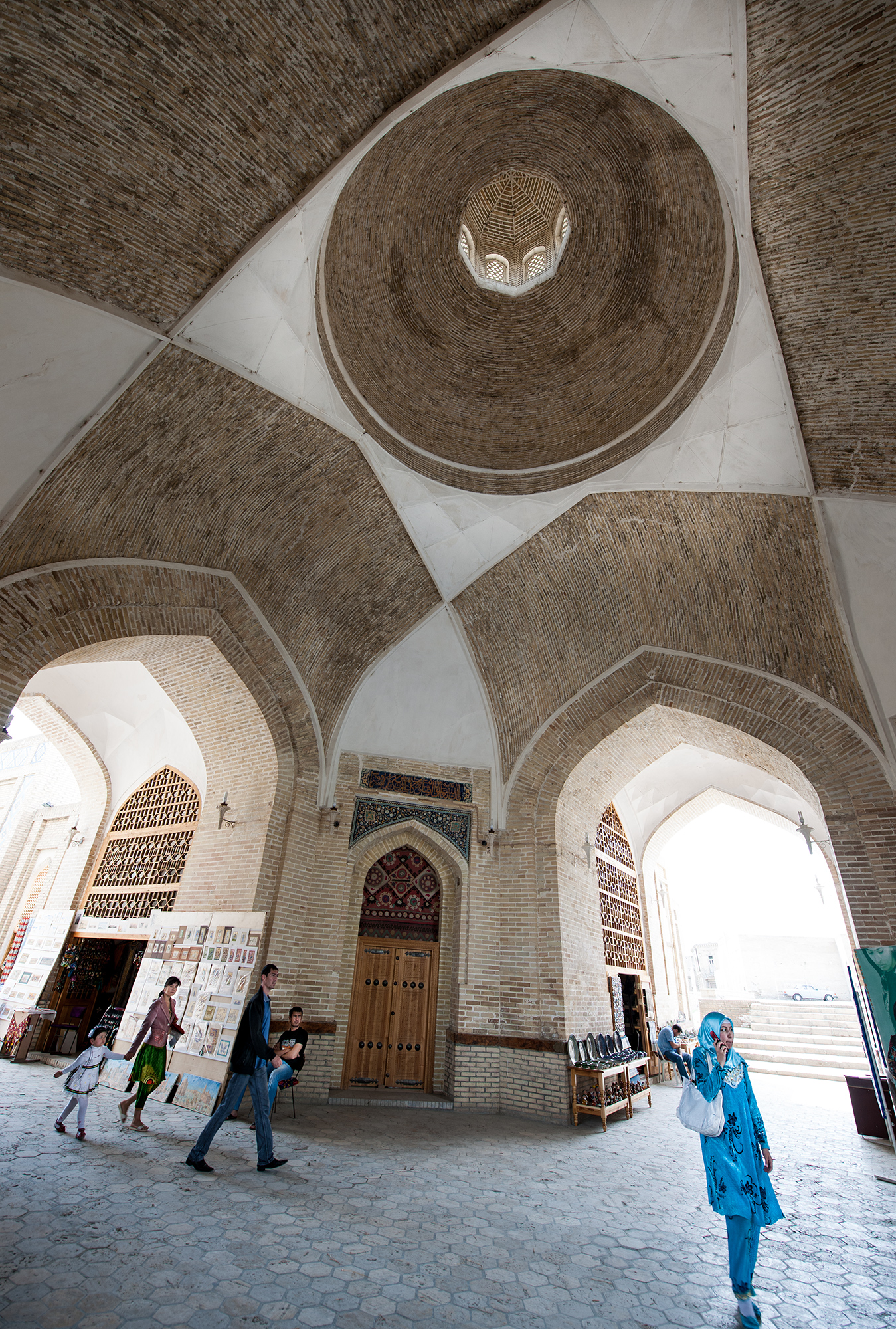 Intérieur du dôme Toqi Sarrofon, Boukhara.