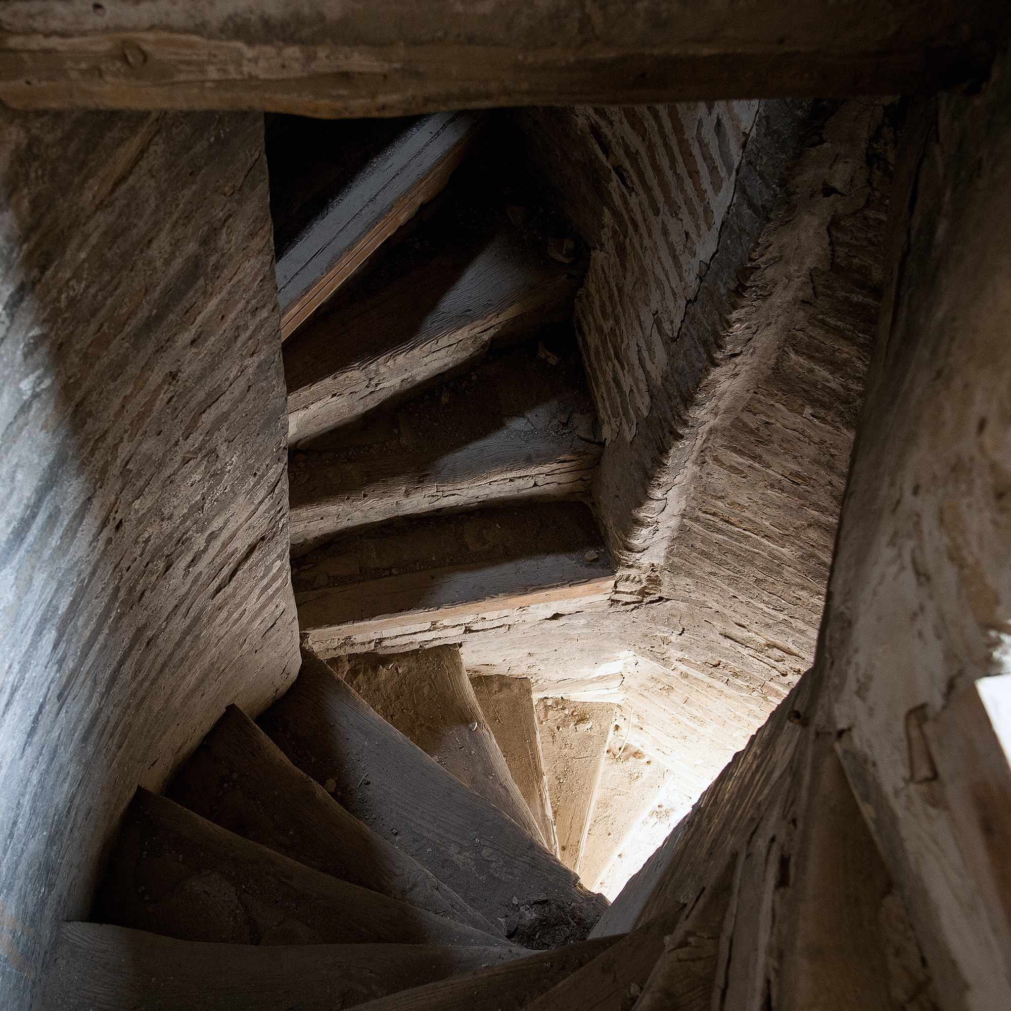 Escaliers à l'intérieur des murs de la madrassa Abdullakhan, Boukhara