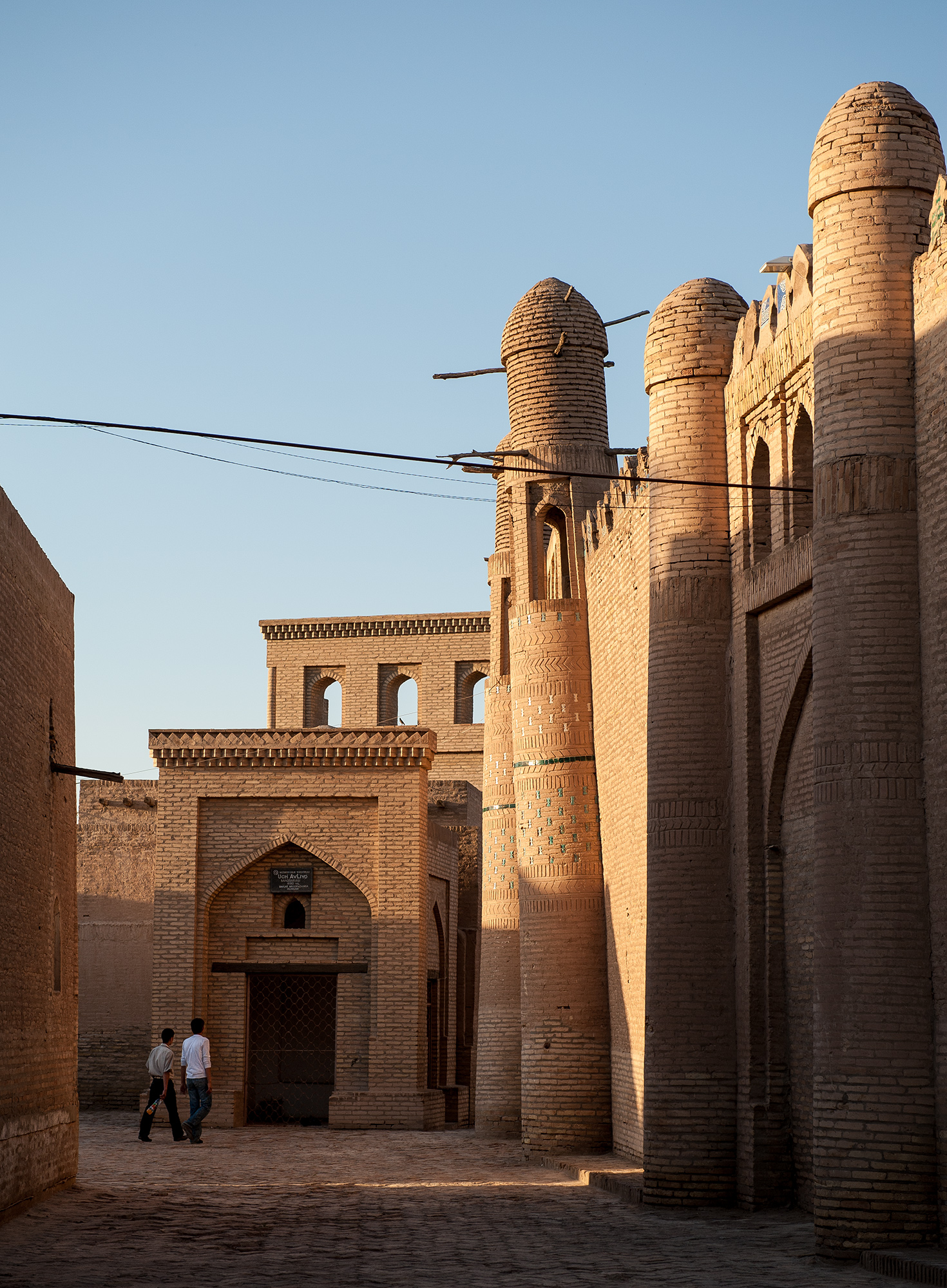 Ruelle et murs du palais Tach Khaouli, Khiva