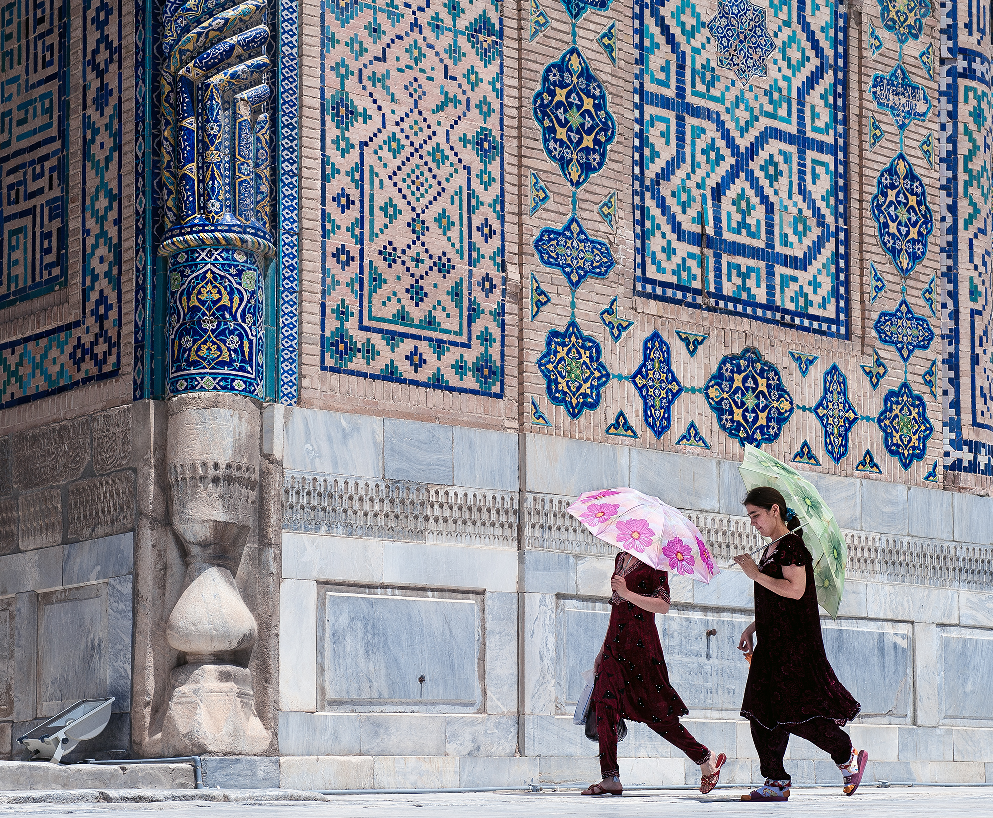 Colonne d'angle et décorations de la madrassa Ulugh Beg, Samarcande.