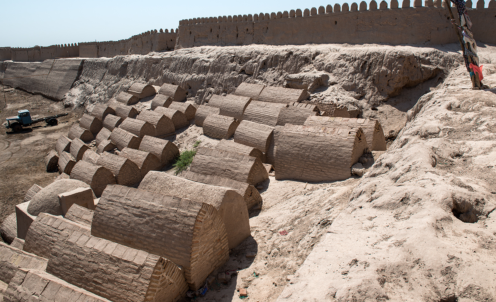 Cimetière au coin sud-ouest, Itchan Kala, Khiva.