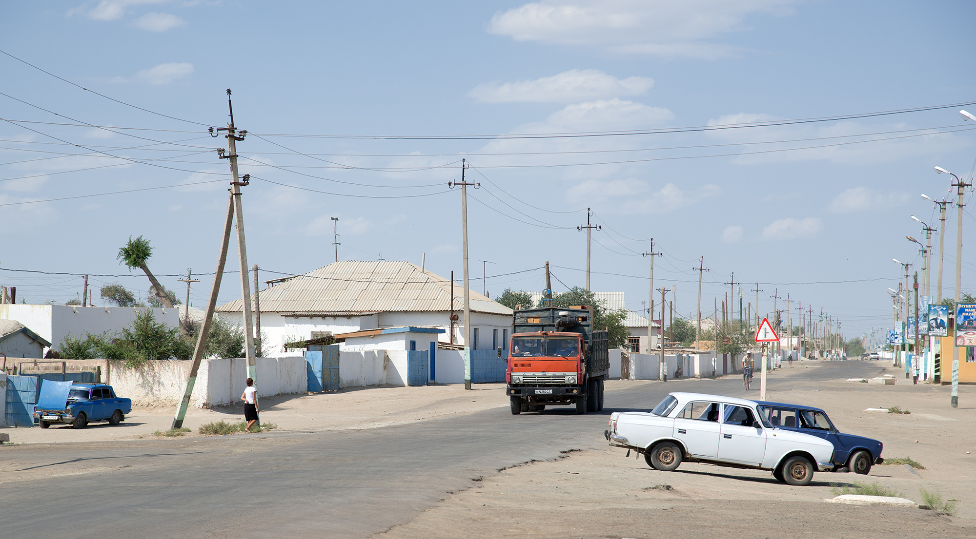 La rue principale de Moynaq, république du Karakalpakstan.