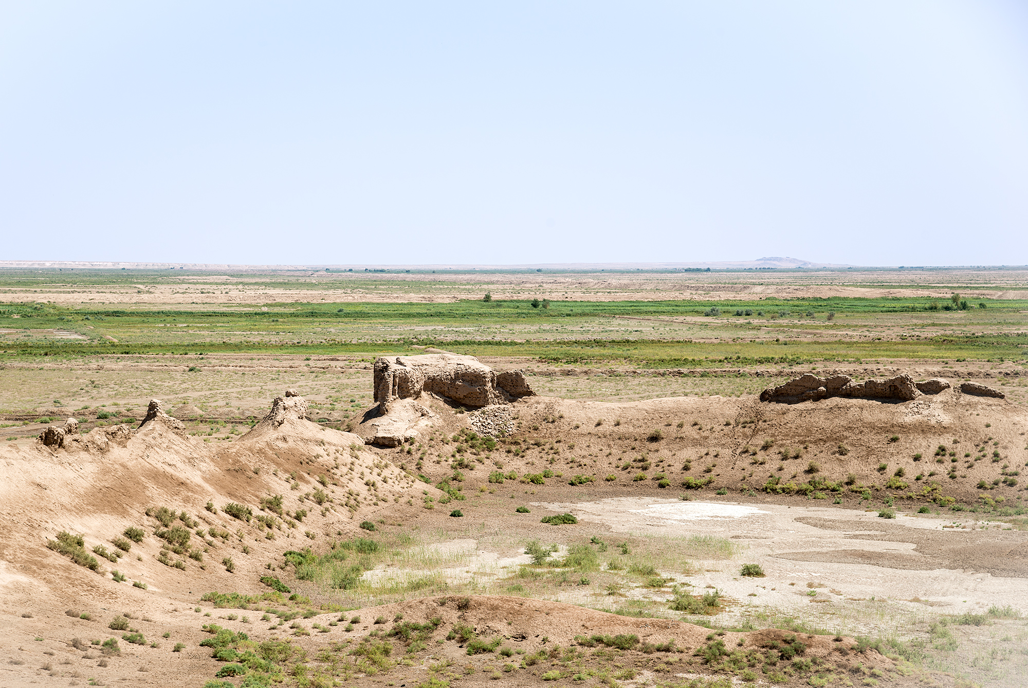 Les ruines des fortifications de Toprak-kala, république du Karakalpakstan.