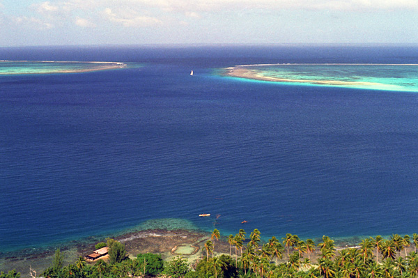 Passe de Fare, Huahine, les de la Socit