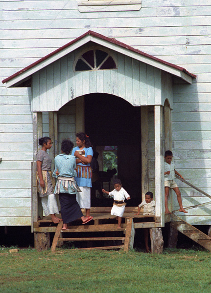 Sortie de l'glise, Neiafu, Vavau, archipel des Tonga