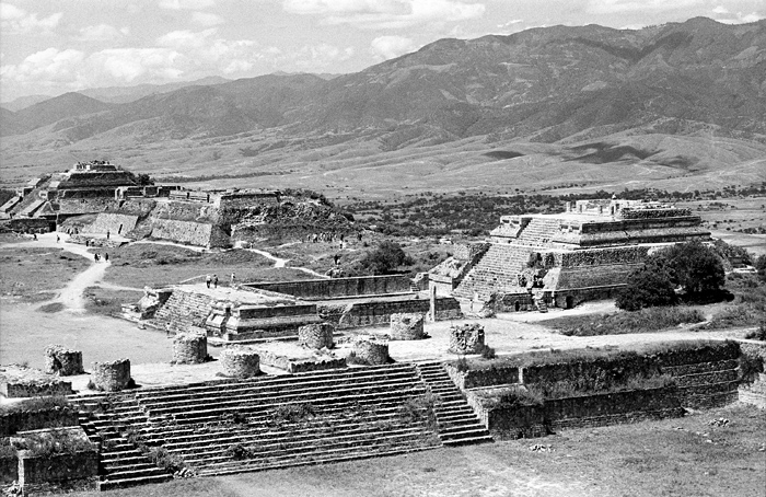Les ruines Zapotques et Olmques de Monte Alban, Mexique