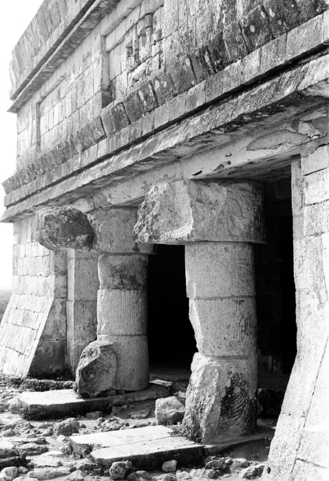 Entre de la structure en haut de la grande pyramide, Chichn Itz, Yucatn, Mexique