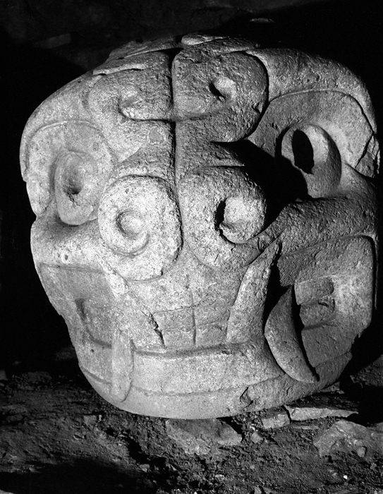 Cabeza Clava, intérieur du vieux temple, Chavín de Huántar, Pérou