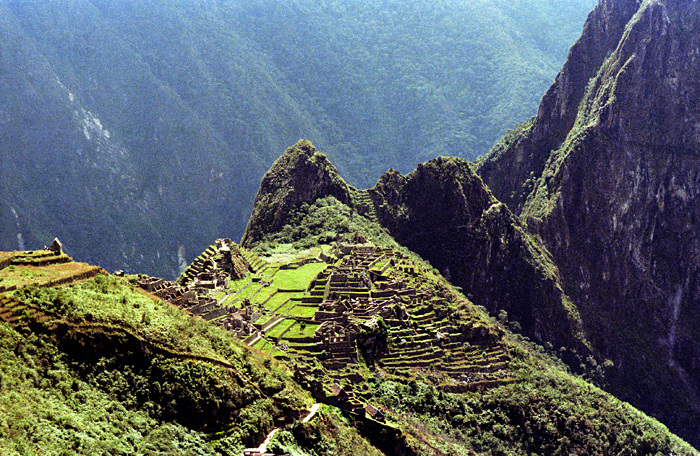Vue générale de la cité Inca du Machu Picchu, Pérou