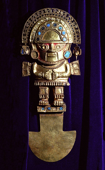 Tumi cérémoniel en or (ou couteau de cérémonie), culture Chimú, musée de Lima, Pérou